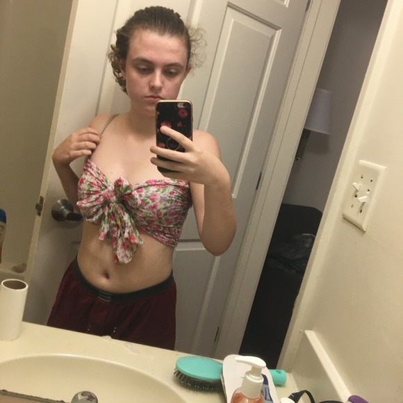 Floral Wrap Scarf Top - Picture 4 of 4